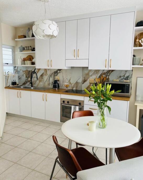 A Zen And Chic Beachfront Apartment スワコプムント エクステリア 写真