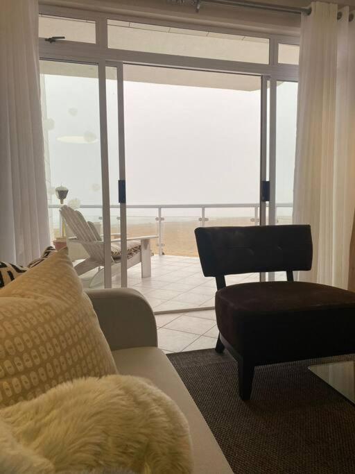 A Zen And Chic Beachfront Apartment スワコプムント エクステリア 写真