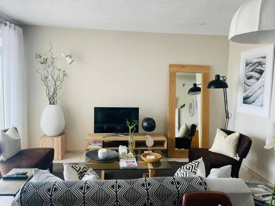 A Zen And Chic Beachfront Apartment スワコプムント エクステリア 写真