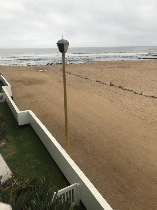 A Zen And Chic Beachfront Apartment スワコプムント エクステリア 写真